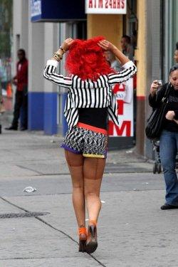  Kenar mahalle güzeli Rihanna  - Resim 12