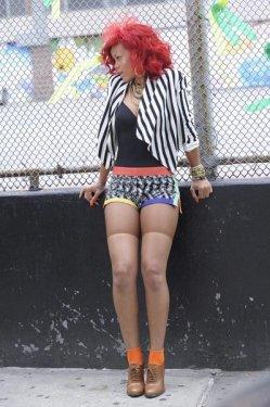  Kenar mahalle güzeli Rihanna  - Resim 5