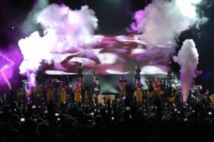 Rihanna İstanbul'u salladı - Resim 21