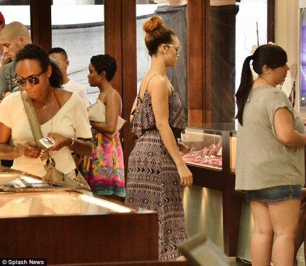 Rihanna karnavalda - Resim 2