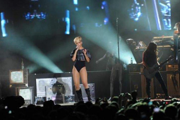 Rihanna İstanbul'u salladı - Resim 7