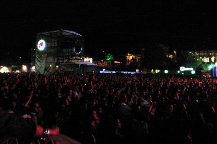 Rihanna İstanbul'u salladı - Resim 26