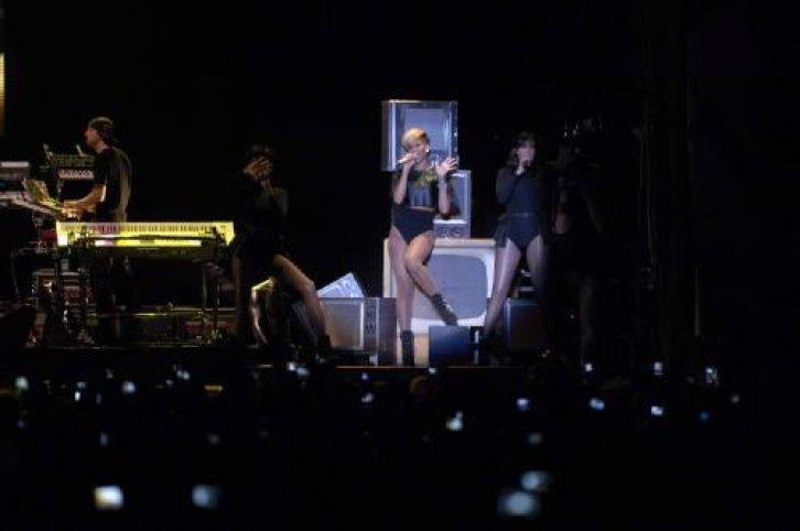 Rihanna İstanbul'u salladı - Resim 53