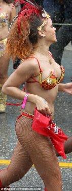 Rihanna karnavalda - Resim 7