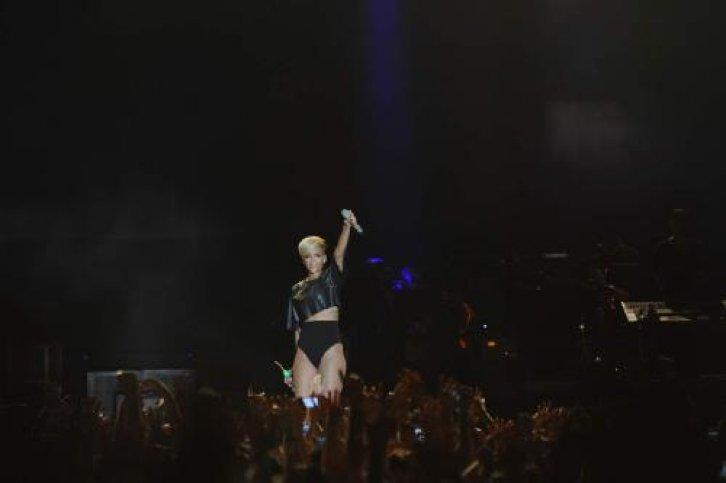 Rihanna İstanbul'u salladı - Resim 46