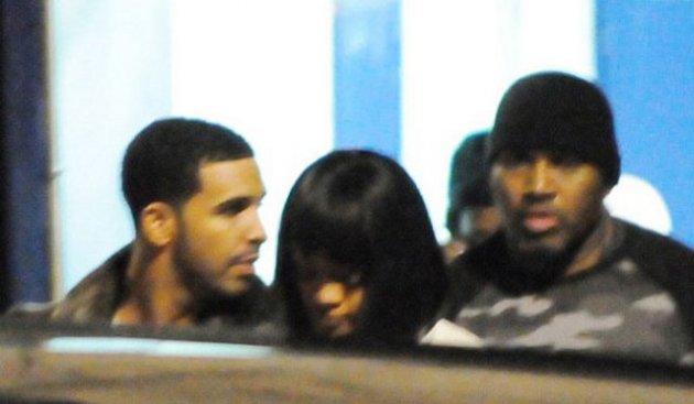 Rihanna eski aşkı Drake ile yeniden beraber