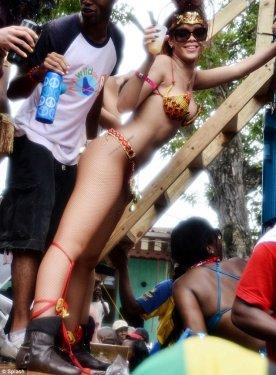Rihanna karnavalda - Resim 4
