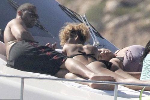 Rihanna sırılsıklam aşık - Resim 5