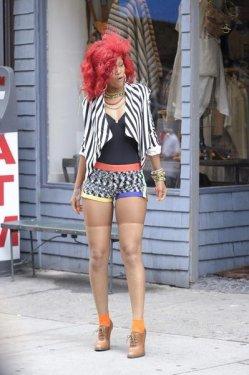  Kenar mahalle güzeli Rihanna  - Resim 6