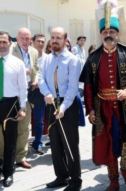 Bilal Erdoğan Okçular Tekkesi'nde ok atışı yaptı