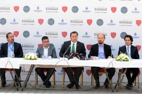 Bilal Erdoğan Okçular Tekkesi'nde ok atışı yaptı