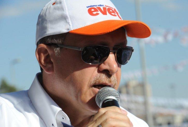 Recep Tayyip Erdoğan evet şapkası taktı