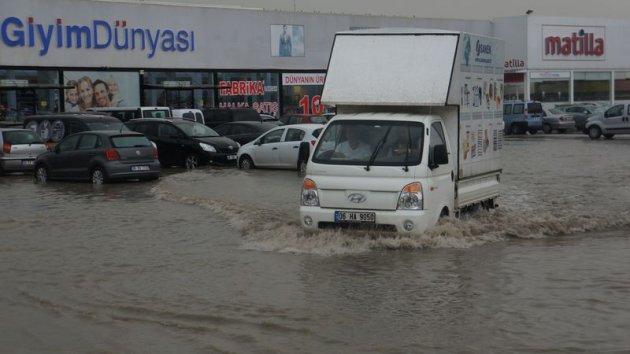 Ankara'da metroyu su bastı