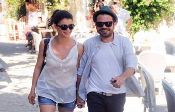 Kenan Doğulu ile Beren Saat bar açıyor