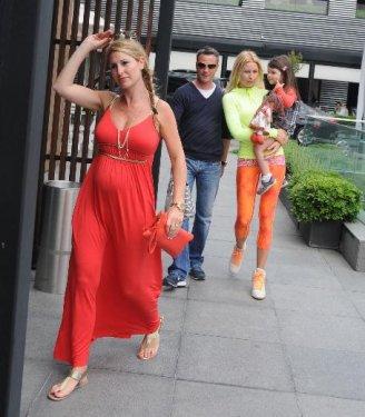 Serdar Ortaç'ın hamile kayınvalidesi düğün hazırlığında