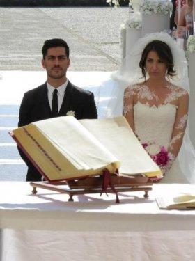 Ünlü teknik direktör kızını evlendirdi