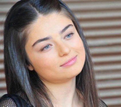 Özcan Deniz'in yeni yıldızı Ayça Ayşin Turan