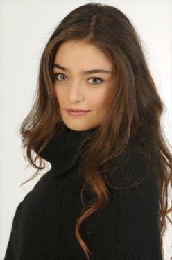 Özcan Deniz'in yeni yıldızı Ayça Ayşin Turan