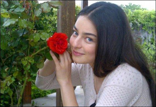 Özcan Deniz'in yeni yıldızı Ayça Ayşin Turan