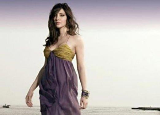 Güzel oyuncu Sema Öztürk formunu et yiyerek koruyor 