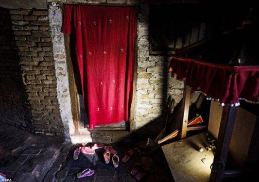 Nepal'da bakire çocuk tanrılar