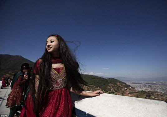 Nepal'da bakire çocuk tanrılar