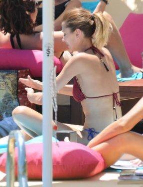 Özge Ulusoy Bodrum sezonunu açtı