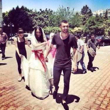 Burak Yılmaz gelini aldı