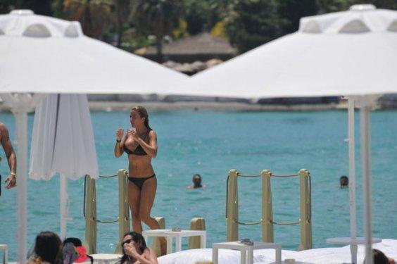 Ivana Sert sevgilisiyle tatilde