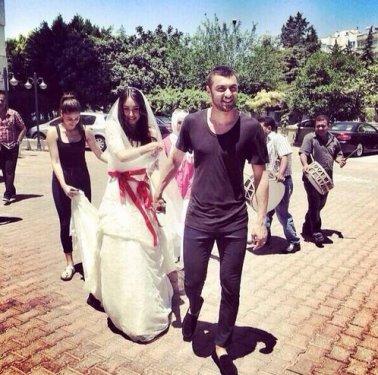 Burak Yılmaz gelini aldı