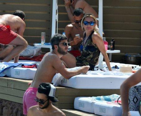 Ece Erken sevgilisine ayağını öptürdü 