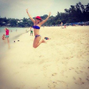 Ece Erken sevgilisine ayağını öptürdü 