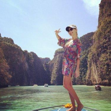 Ece Erken sevgilisine ayağını öptürdü 