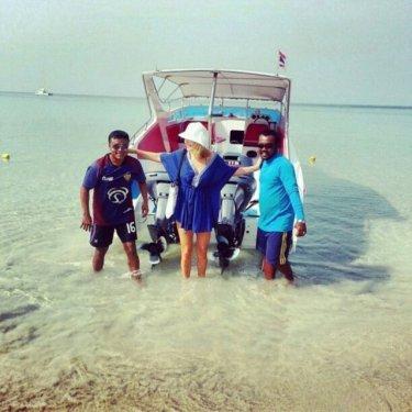 Ece Erken sevgilisine ayağını öptürdü 