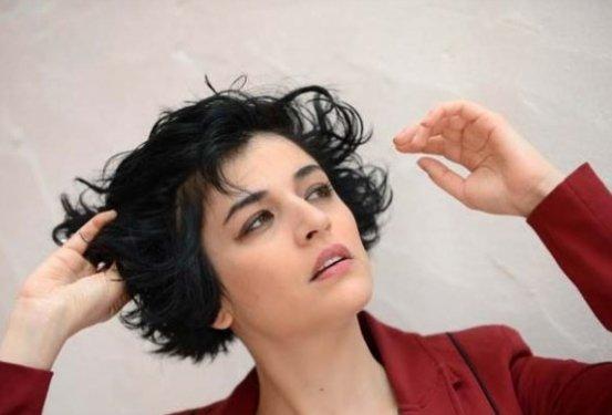 Gonca Vuslateri türbanlı hali şaşırttı