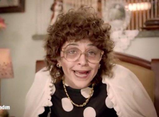 Gonca Vuslateri türbanlı hali şaşırttı