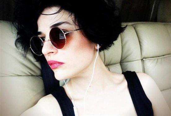 Gonca Vuslateri türbanlı hali şaşırttı