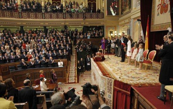 İspanya'nın yeni kralı 6'ıncı Felipe oldu