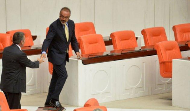Sırrı Sakık Meclis'e veda etti