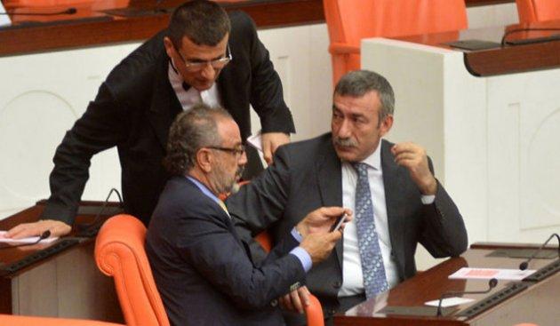 Sırrı Sakık Meclis'e veda etti