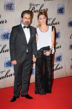 Emrah ile Sibel Kirer dünya evine böyle girdi