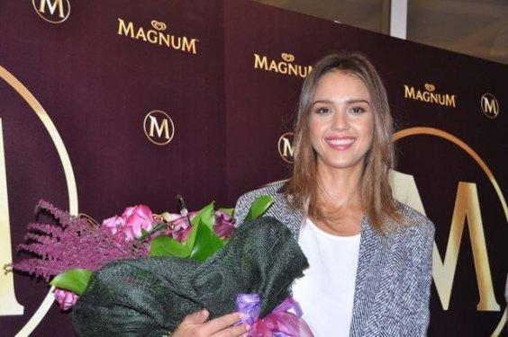 Magnum'un reklam yüzü Jessica Alba İstanbul'da