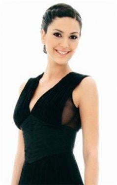 Bergüzar Korel eşi Halit Ergenç'e olan aşkını anlattı