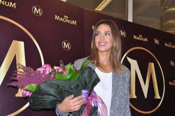 Magnum'un reklam yüzü Jessica Alba İstanbul'da