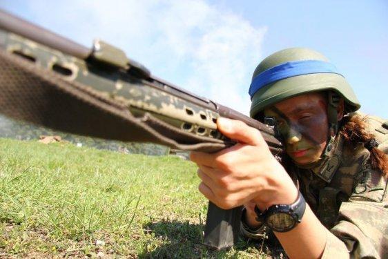 Vatan savunmaya aday kadın astsubaylar