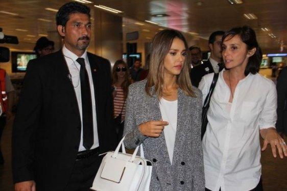 Magnum'un reklam yüzü Jessica Alba İstanbul'da