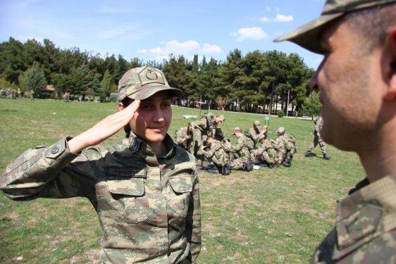 Vatan savunmaya aday kadın astsubaylar