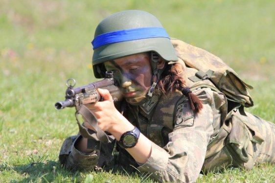 Vatan savunmaya aday kadın astsubaylar
