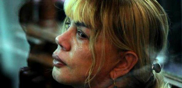 Sezen Aksu gelin ile damada sahnede dans ettirdi