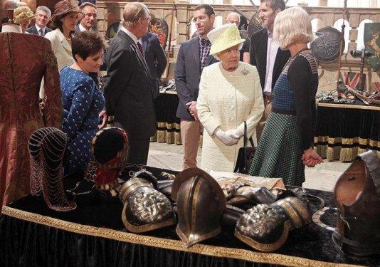 Kraliçe Elizabeth Game of Thrones setinde